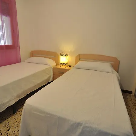 Rnet - 2-1-6 Apartman *